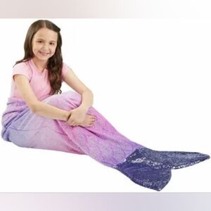 Plush & Playful Mermaid Tail Blanket 🧜🏻‍♀️